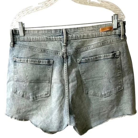 Levi's Denizen Women's High Waist‎ Blue Jean Shorts - Picture 2 of 4